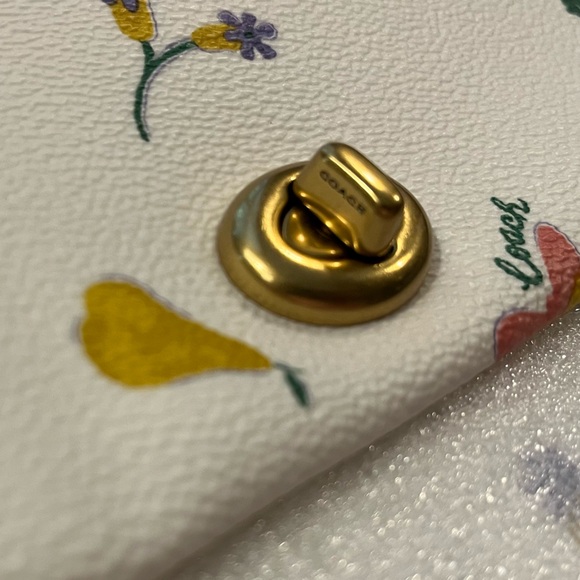 Coach Large Turnlock Pouch/Clutch in Garden Print - Picture 10 of 15